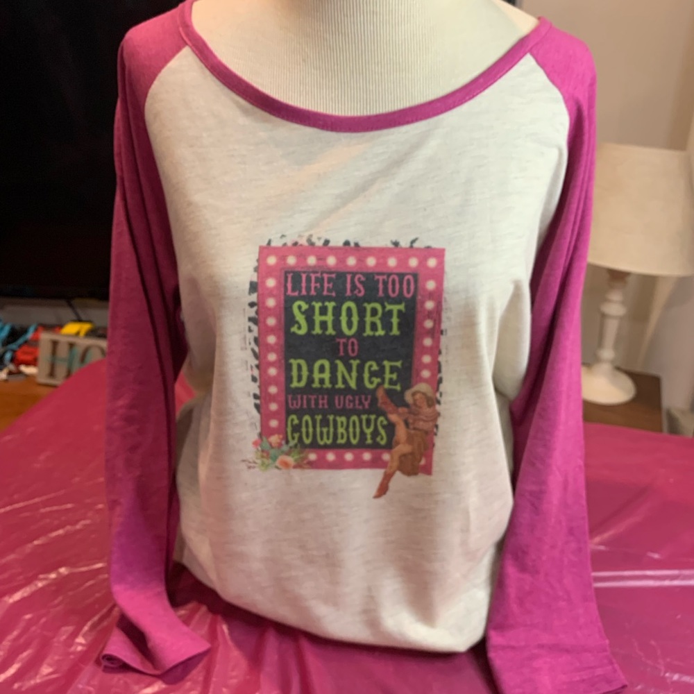 Raglan tee